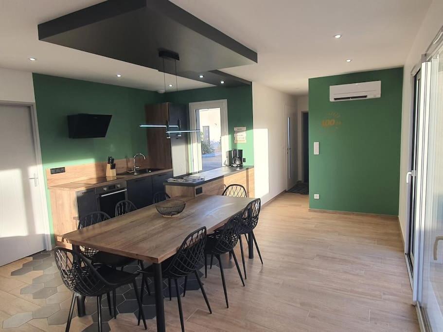 Maison A Theme Le Mans 66 Guecelard Luaran gambar